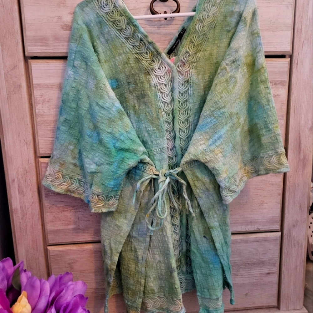 Tye die cover nwt